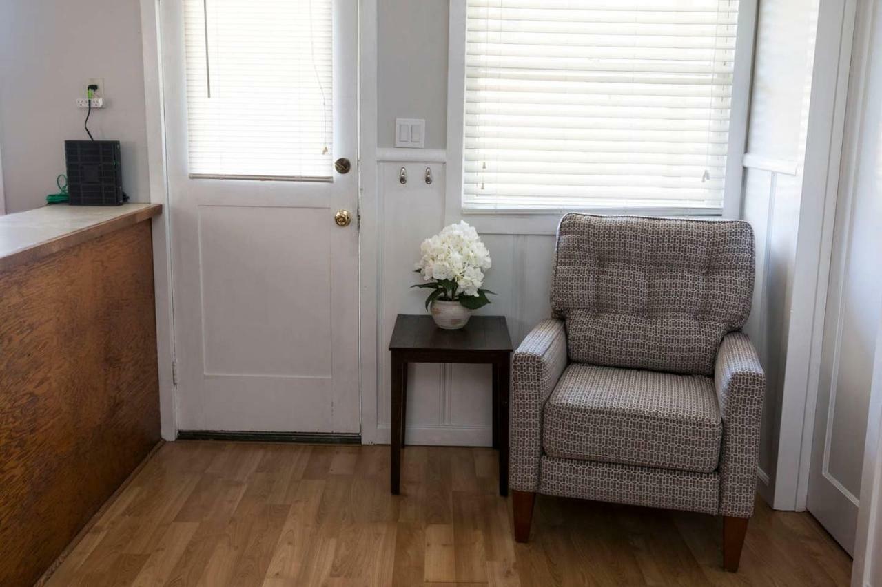 West End Neighborhood Cottage Santa Rosa Extérieur photo