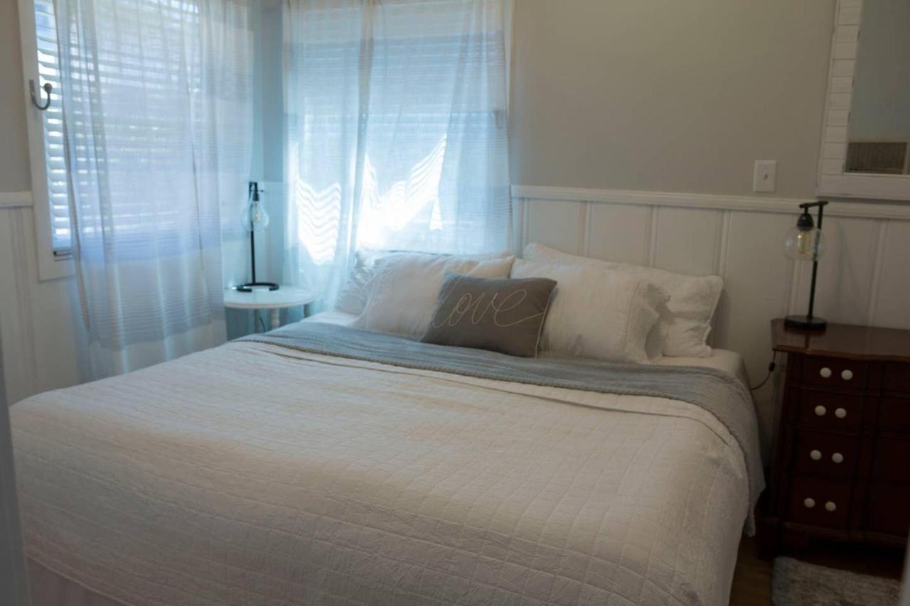 West End Neighborhood Cottage Santa Rosa Extérieur photo